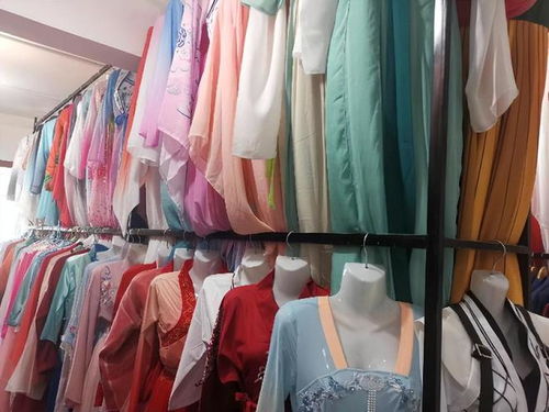 拉萨线上租衣服务 礼服、演出服装一站式解决